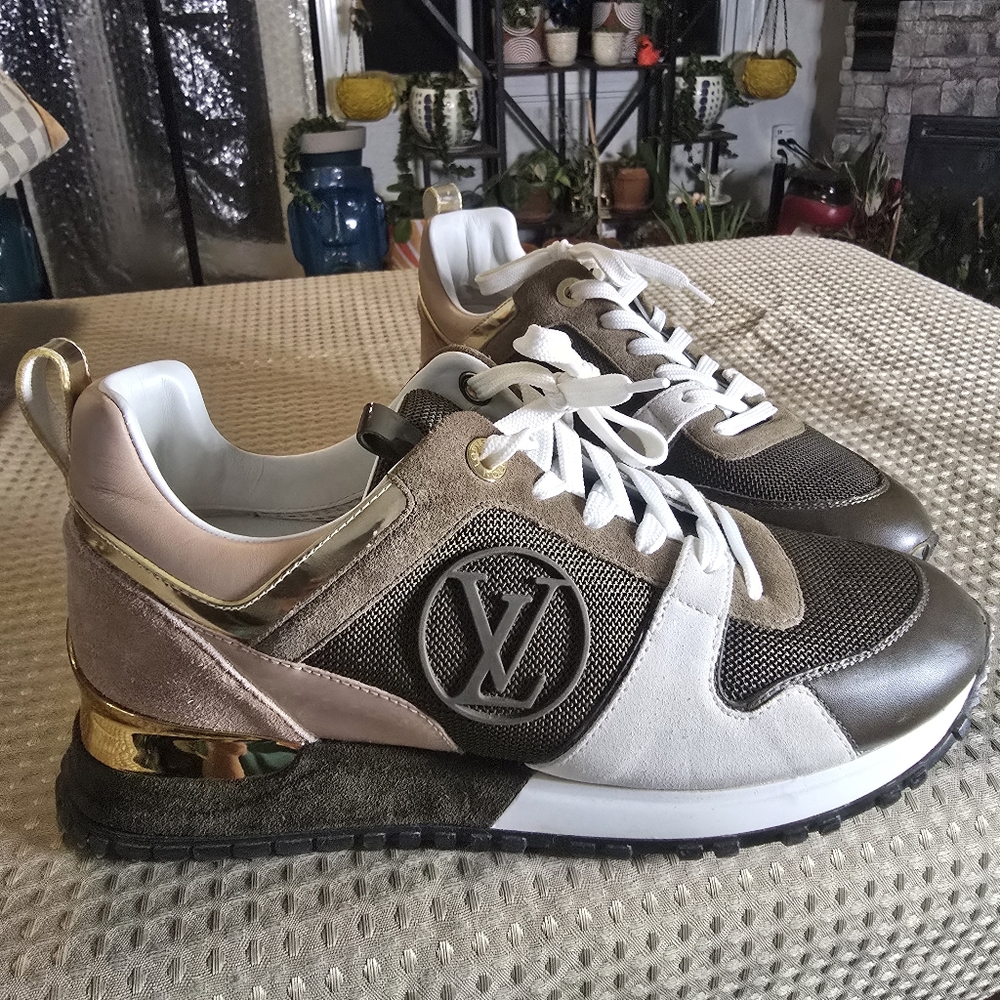 ❌️RESERVED❌️Louis Vuitton Run Away Sneakers